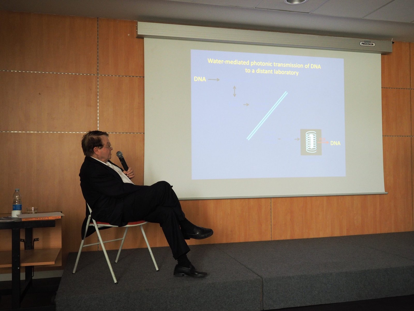 Pr Luc Montagnier — Anglet, 2015